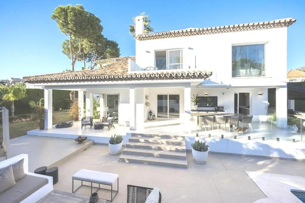 Charming Spanish Villa5 With Large Pool Marbella