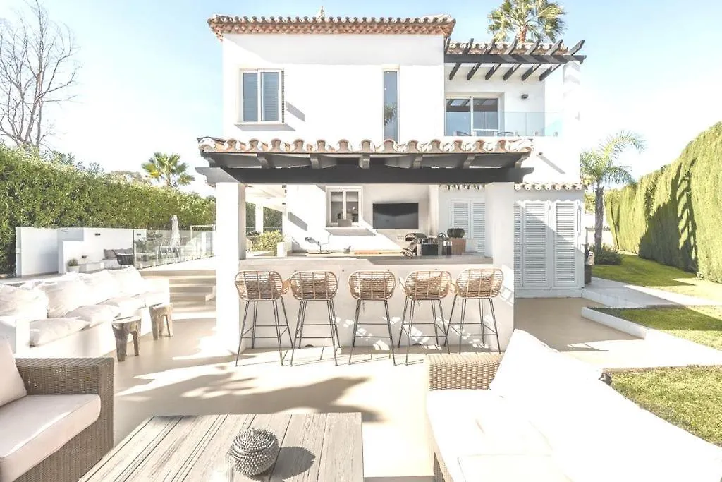 Charming Spanish Villa5 With Large Pool Marbella