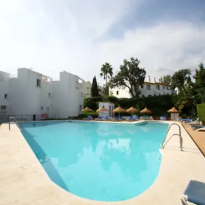 Сasa de vacaciones Rooftop - Chalet En Cabo Pino Con Vistas Al Mar, Jardines Y Piscina, Marbella